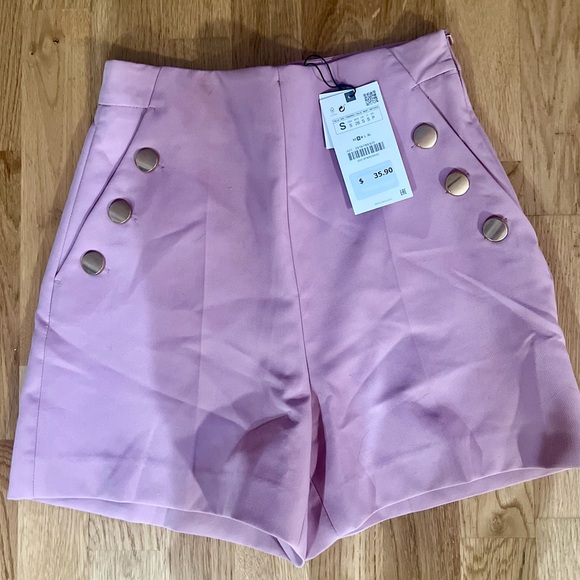 Zara pleated shorts - Sizes Small and Medium - Picture 4 of 6